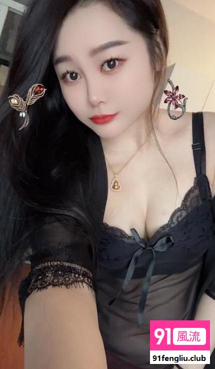 肤白风骚小骚货